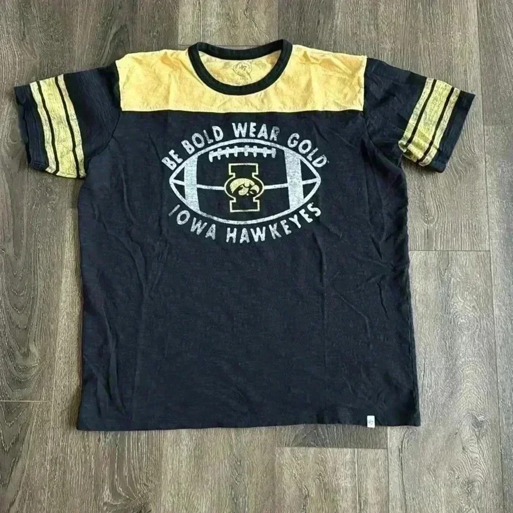 Iowa Hawkeye shirt.  Women’s size large. Excellent condition.